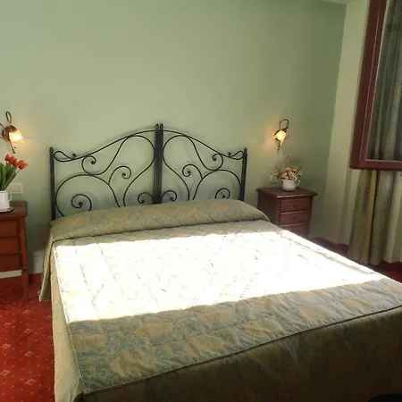 Hotel Garni Bartabel 3*