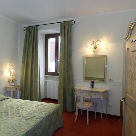 Garni Bartabel Otel Gargnano