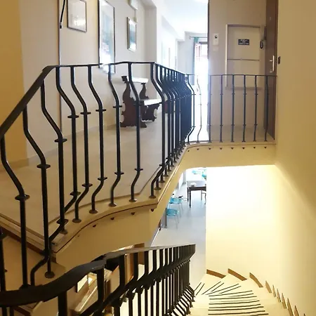 Garni Bartabel מלון 3*